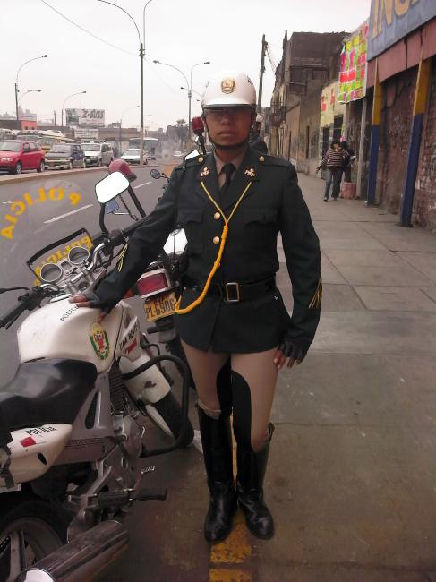 Re: more peru policewomen 16556-re--more-peru-policewomen.jpg