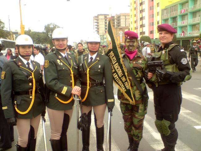 Re: more peru policewomen 16557-re--more-peru-policewomen.jpg