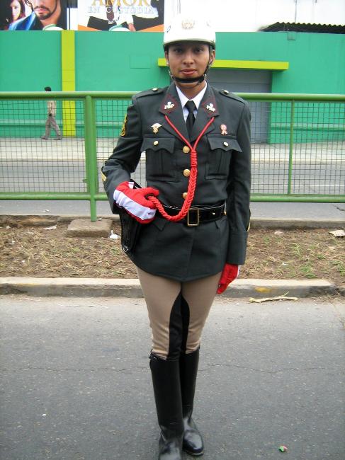 Re: more peru policewomen 16558-re--more-peru-policewomen.jpg