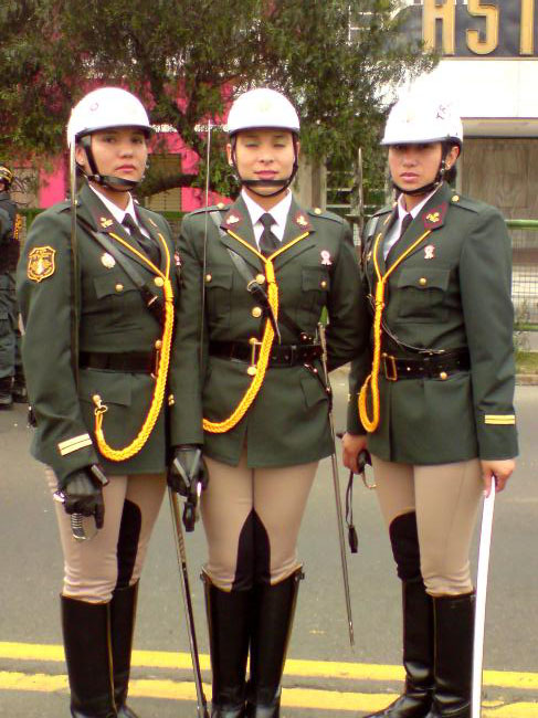 Re: more peru policewomen 16561-re--more-peru-policewomen.jpg