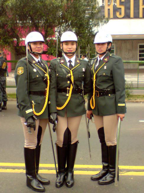 Re: more peru policewomen 16567-re--more-peru-policewomen.jpg