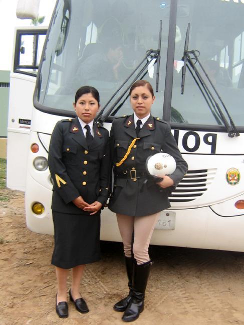 Re: more peru policewomen 16570-re--more-peru-policewomen.jpg