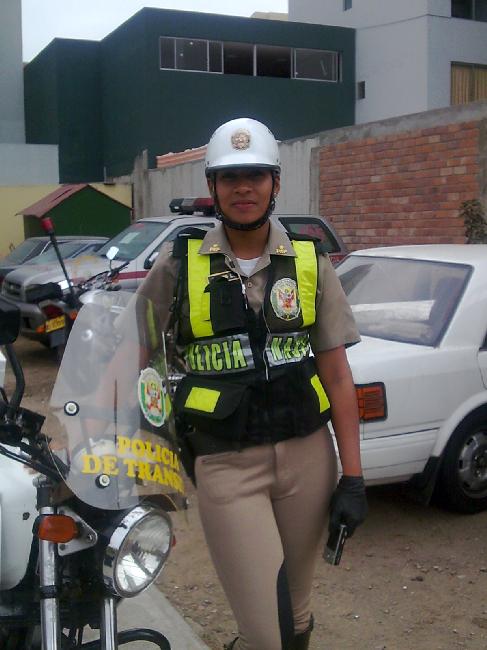 Re: more peru policewomen 16574-re--more-peru-policewomen.jpg