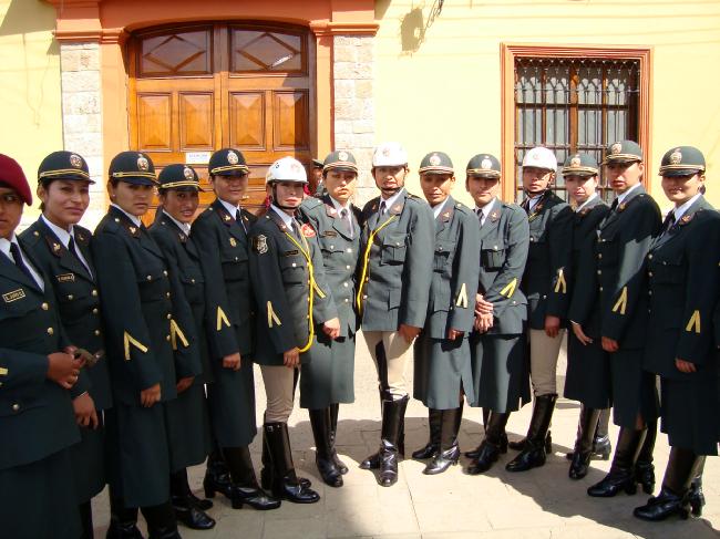 Re: more peru policewomen 16670-re--more-peru-policewomen.jpg