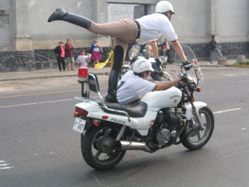 Re: more peru policewomen 16671-re--more-peru-policewomen.jpg