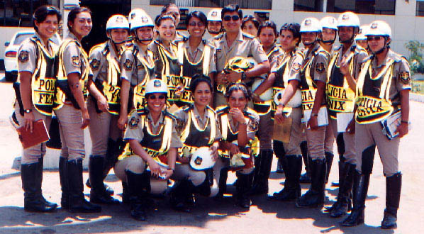 Re: more peru policewomen 16672-re--more-peru-policewomen.jpg