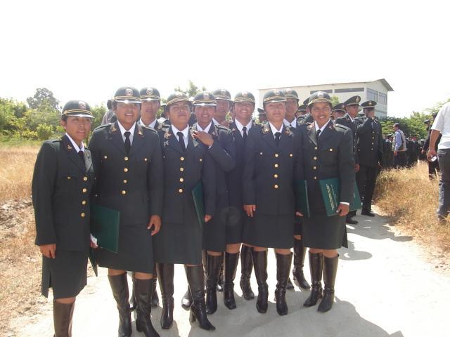 Re: more peru policewomen 16687-re--more-peru-policewomen.jpg