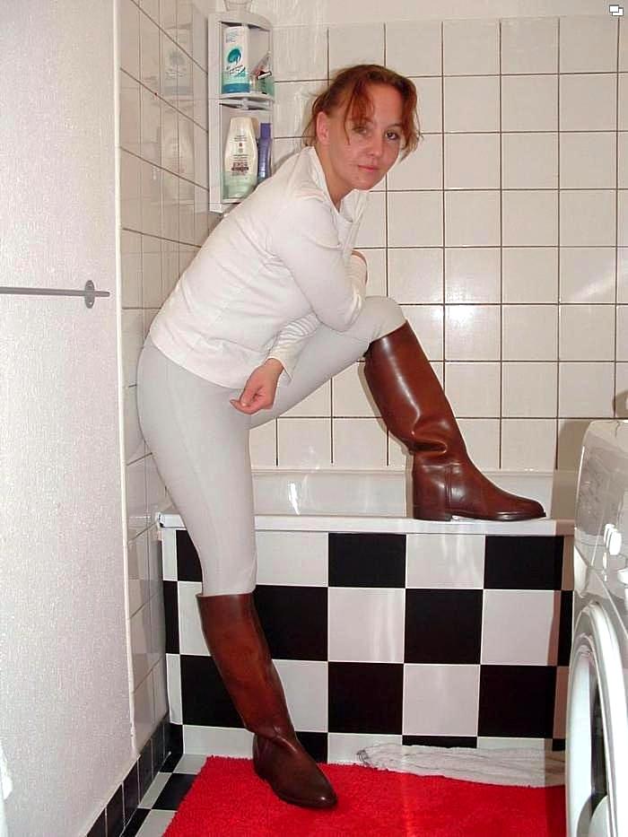 gonna wash her boots ? 16720-gonna-wash-her-boots--.jpg