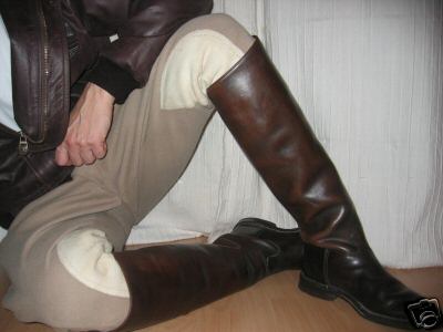 men in boots 1679-men-in-boots.jpg