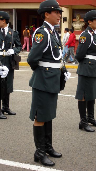 Re: more peru policewomen 16805-re--more-peru-policewomen.jpg