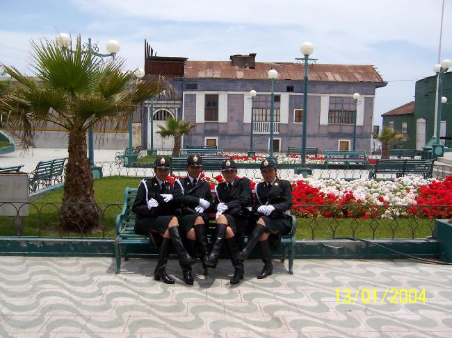 Re: more peru policewomen 16809-re--more-peru-policewomen.jpg