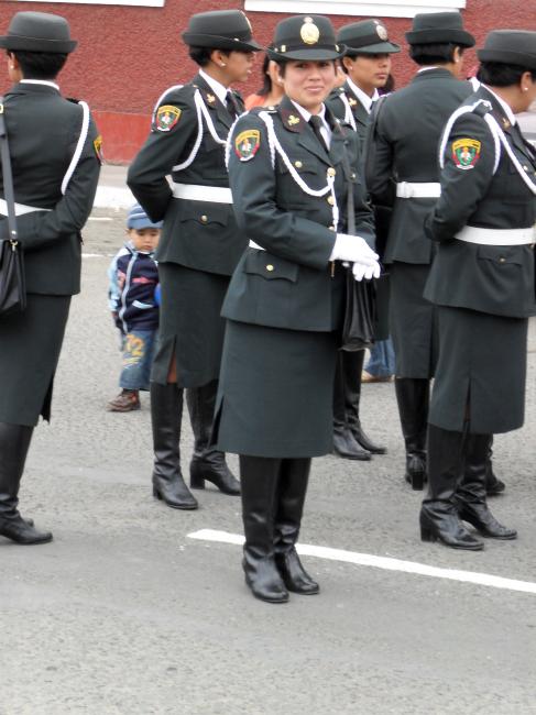 Re: more peru policewomen 16812-re--more-peru-policewomen.jpg