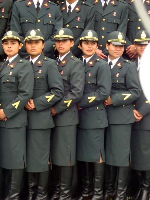 Re: more peru policewomen 16831-re--more-peru-policewomen.jpg