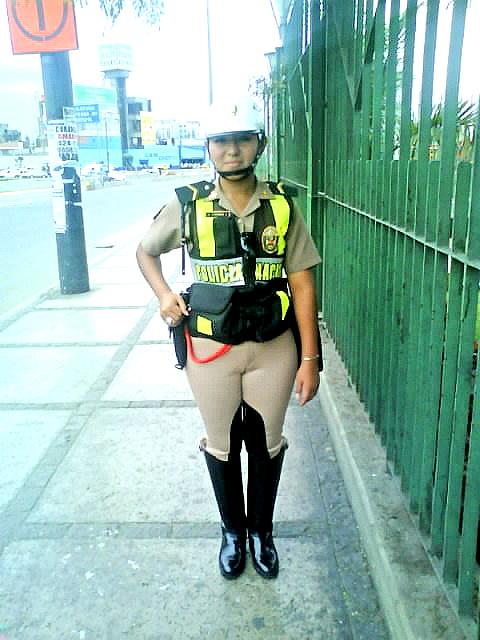 Re: more peru policewomen 17028-re--more-peru-policewomen.jpg