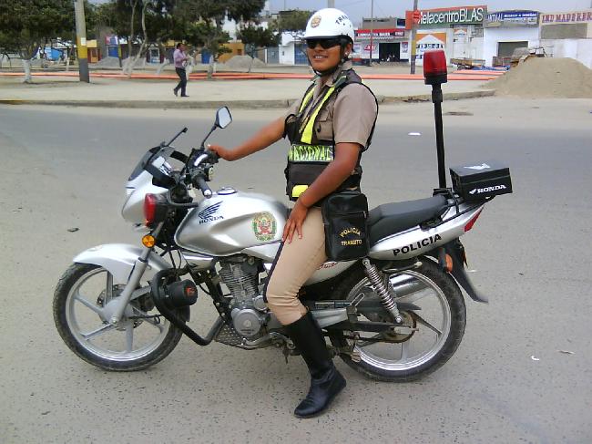 Re: more peru policewomen 17032-re--more-peru-policewomen.jpg