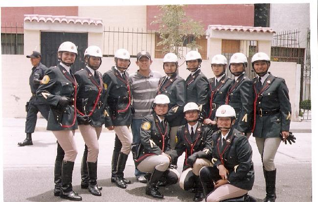 Re: more peru policewomen 17034-re--more-peru-policewomen.jpg