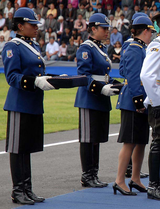 policewomen equador 17212-policewomen-equador.jpg