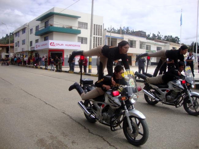 Re: more peru policewomen 17339-re--more-peru-policewomen.jpg