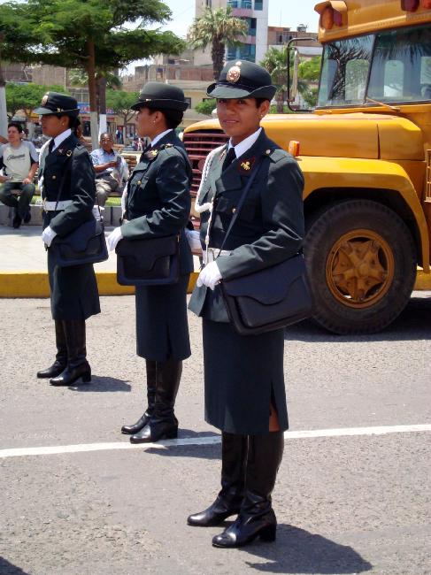 Re: more peru policewomen 17347-re--more-peru-policewomen.jpg