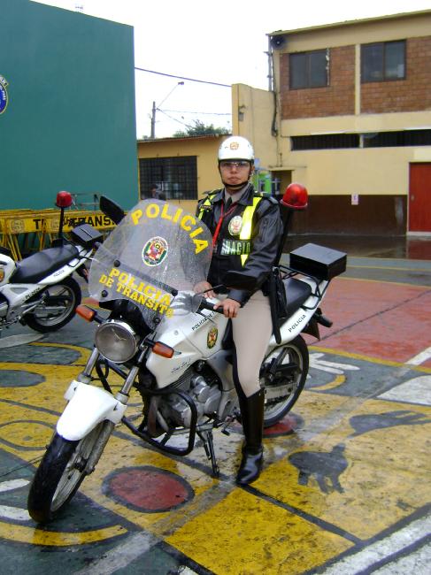 Re: more peru policewomen 17352-re--more-peru-policewomen.jpg