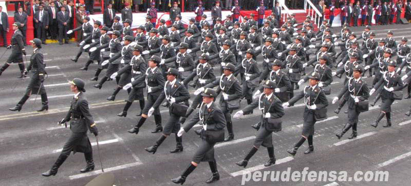 Re: more peru policewomen 17353-re--more-peru-policewomen.jpg