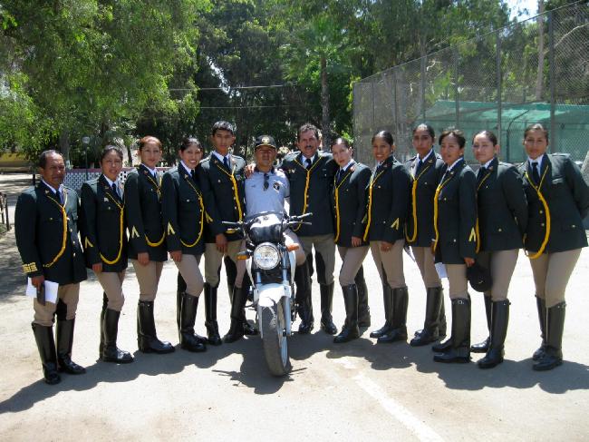 Re: more peru policewomen 17364-re--more-peru-policewomen.jpg