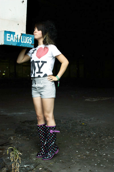 Loves her Wellies ? 17858-loves-her-wellies--.jpg