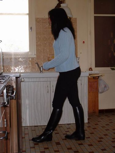 like her in your kitchen ? 1818-like-her-in-your-kitchen--.jpg