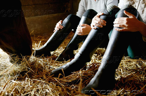 holding thier boots 1871-holding-thier-boots.jpg