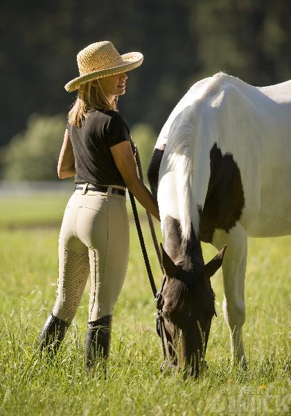 Re: Women horses 19247-re--women-horses.jpg