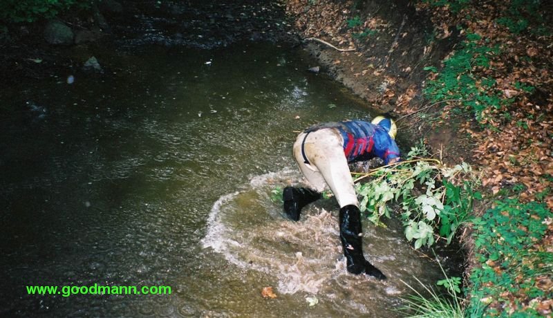 hes in the drink 1981-hes-in-the-drink.jpg