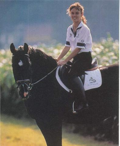 Re: martina hingis in ridingboots 1992-re--martina-hingis-in-ridingboots.jpg