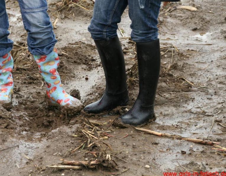 you like wellies or ridingboots ? 2413-you-like-wellies-or-ridingboots--.jpg