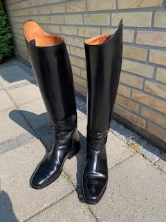 Re: Long Black Patent Leather Riding Boots. 24131-re--long-black-patent-leather-riding-boots-.jpg