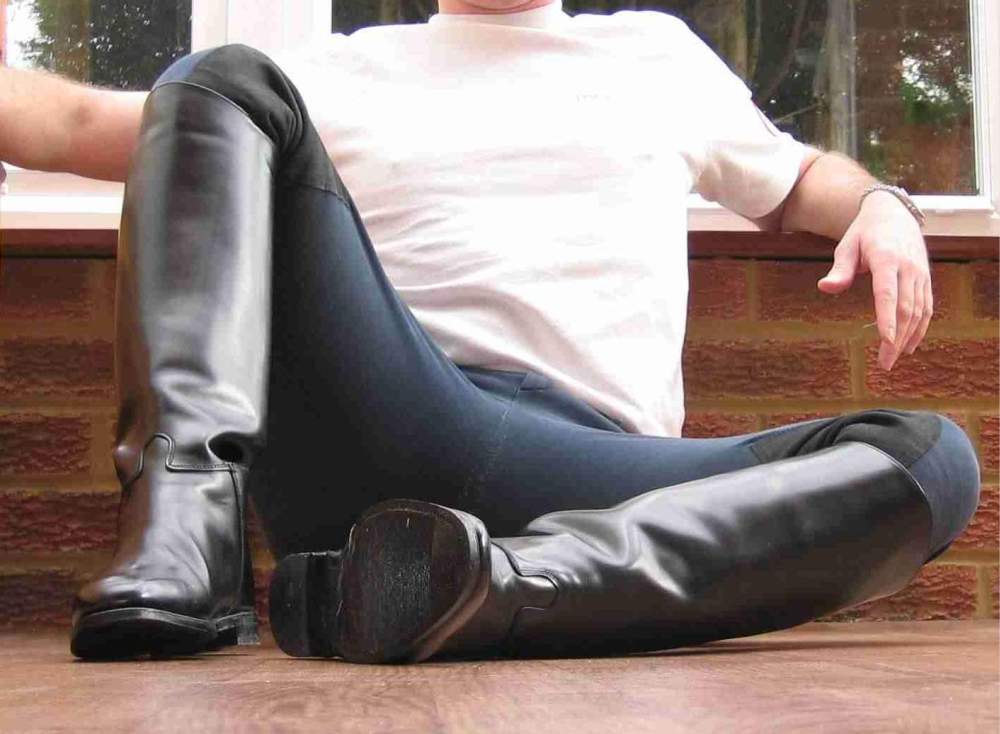 like his boots ? 2608-like-his-boots--.jpg