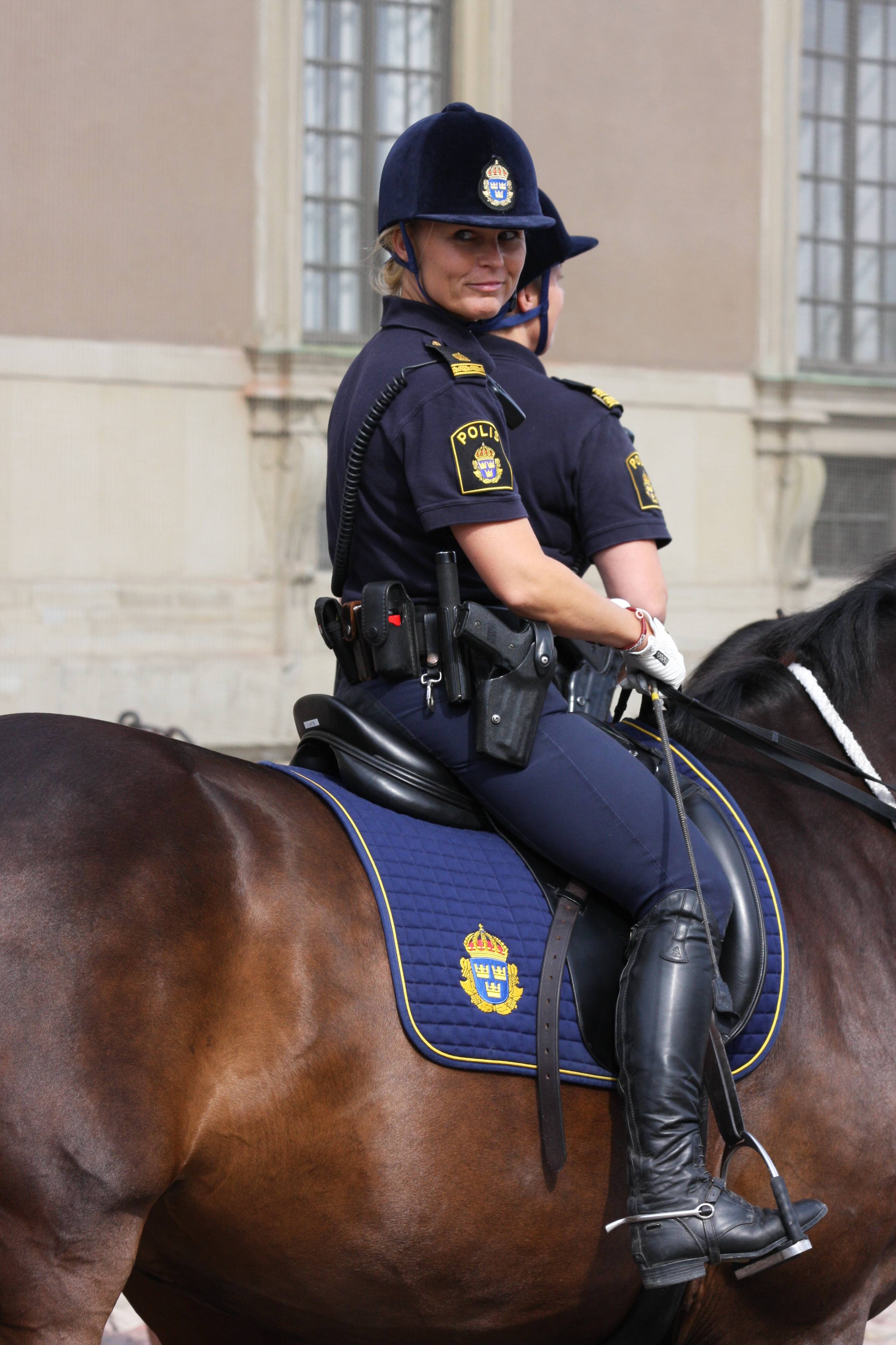 Mounted police women 27691-mounted-police-women.jpg