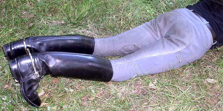 like his jods and boots ? 2997-like-his-jods-and-boots--.jpg