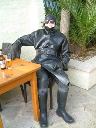 do you think she likes rubber ? 3909-do-you-think-she-likes-rubber--.jpg