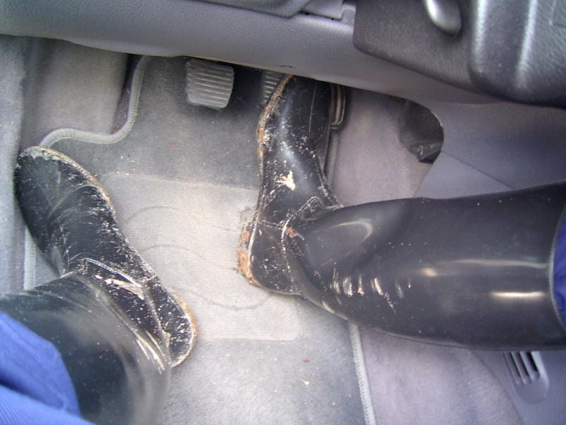 drives in dirty boots ! 3986-drives-in-dirty-boots--.jpg