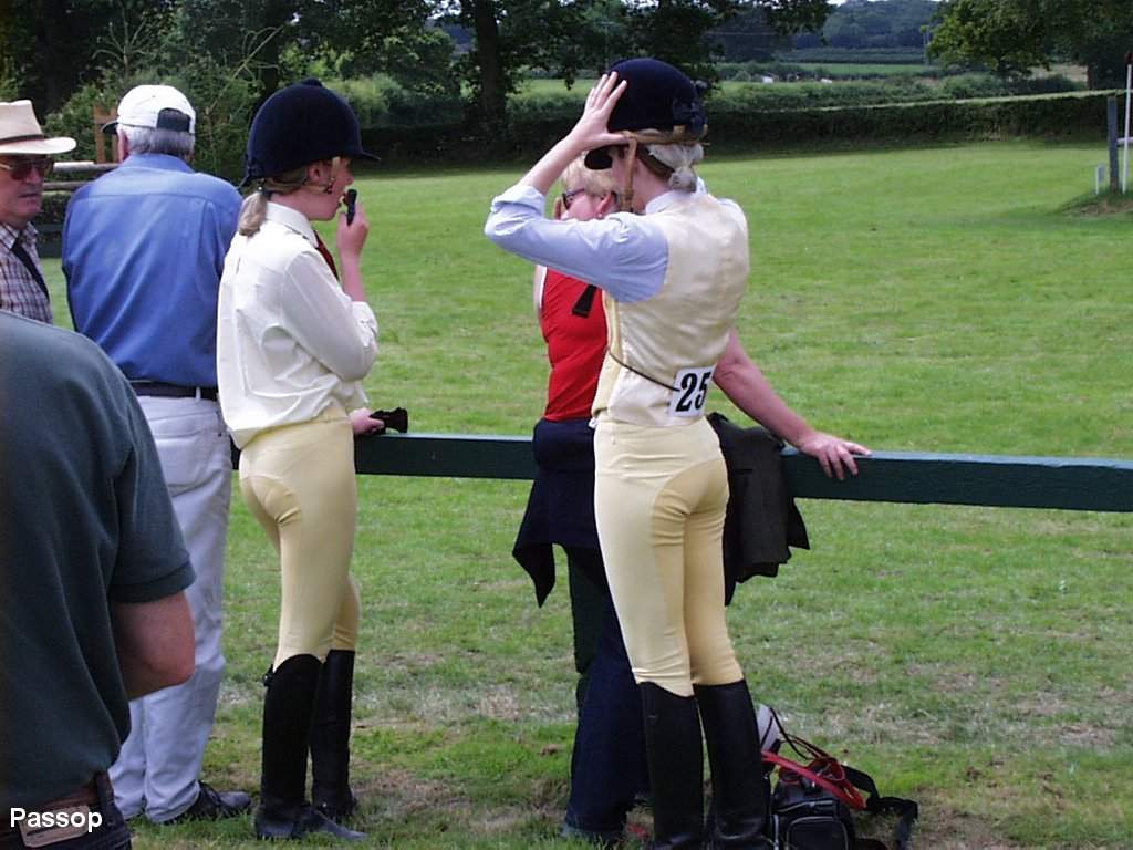 A favorite of lovely bums in thight jods!!! 5352-a-favorite-of-lovely-bums-in-thight-jods---.jpg