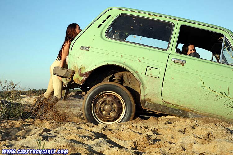 Stuck in mud 6732-stuck-in-mud.jpg