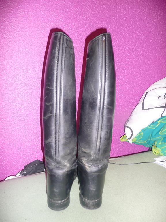 Re: Who likes well worn leather riding boots???? 8174-re--who-likes-well-worn-leather-riding-boots----.jpg