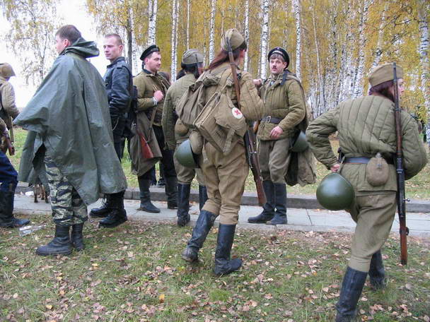 women soldiers-Russian 903-women-soldiers-russian.jpg