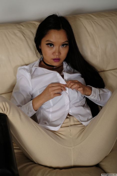 Thumbnail for images of Louisa Lu on Ridingboots.net