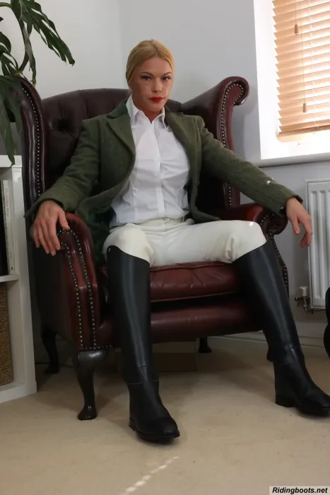 Thumbnail for images of Tori on Ridingboots.net